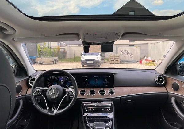 Mercedes-Benz Klasa E cena 159000 przebieg: 73988, rok produkcji 2020 z Piaseczno małe 352